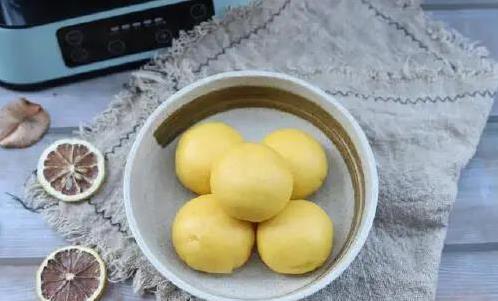 互盈在线 粗粮菜团子香翻全家，8分钟蒸出健康美味，包法简单到爆