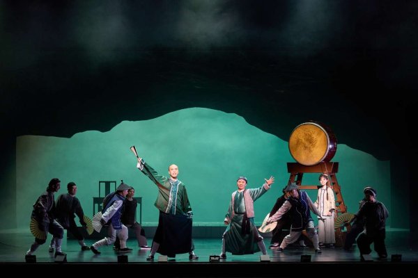 正中优配 香港好剧接踵而来，《大状王》《海底两万里》在京上演